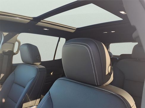 New 2026 Chevrolet Traverse LT w/ Sun and Wheel Package image 17