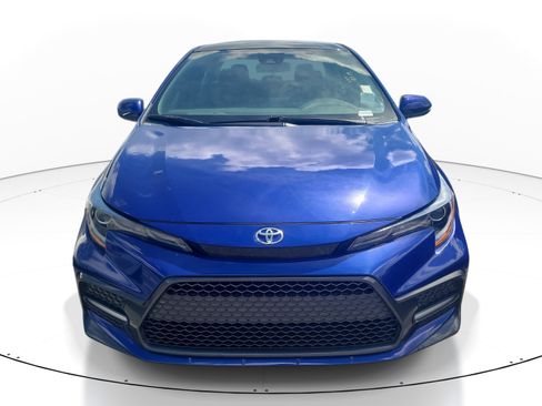 Used 2022 Toyota Corolla SE FWD image 2