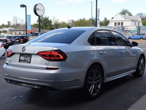 Used 2018 Volkswagen Passat 2.0T R-Line w/ R-Line Lighting Package FWD image 6