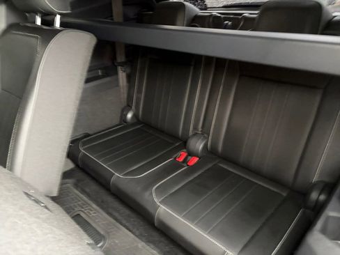 Certified 2023 Volkswagen Tiguan SE R-Line FWD image 28