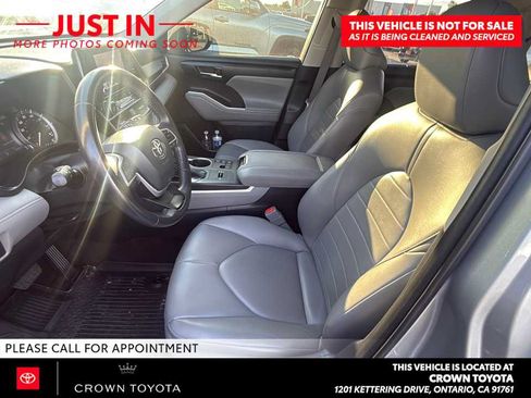 Used 2023 Toyota Highlander XLE FWD image 8