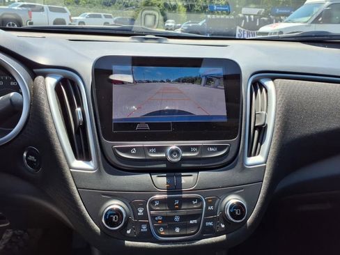 Used 2023 Chevrolet Malibu LT image 19