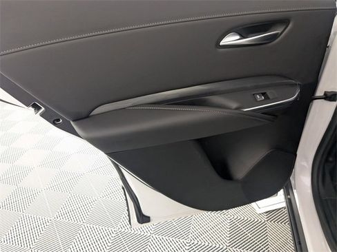 Used 2024 Cadillac XT4 Premium Luxury image 29