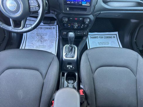 Used 2018 Jeep Renegade Altitude AWD/4WD image 11