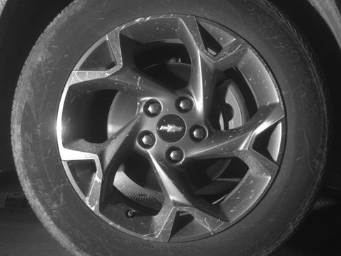 Used 2025 Chevrolet Trax LT FWD image 13