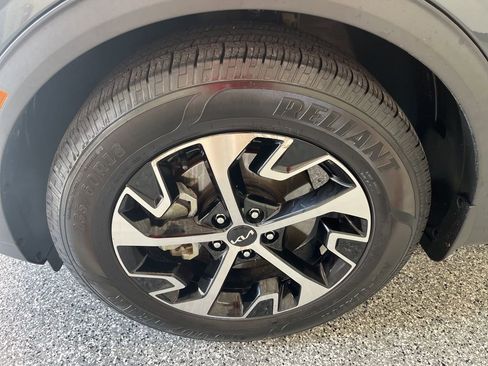 Used 2023 Kia Sportage EX image 8