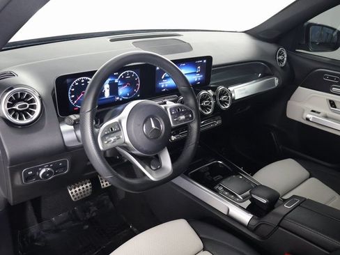 Certified 2021 Mercedes-Benz GLB 250 w/ AMG Line image 7