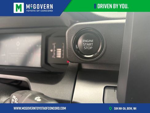 Used 2025 Toyota Tacoma SR5 AWD/4WD image 38
