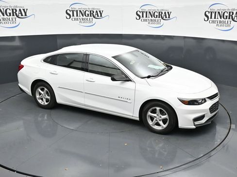 Used 2017 Chevrolet Malibu LS FWD image 18