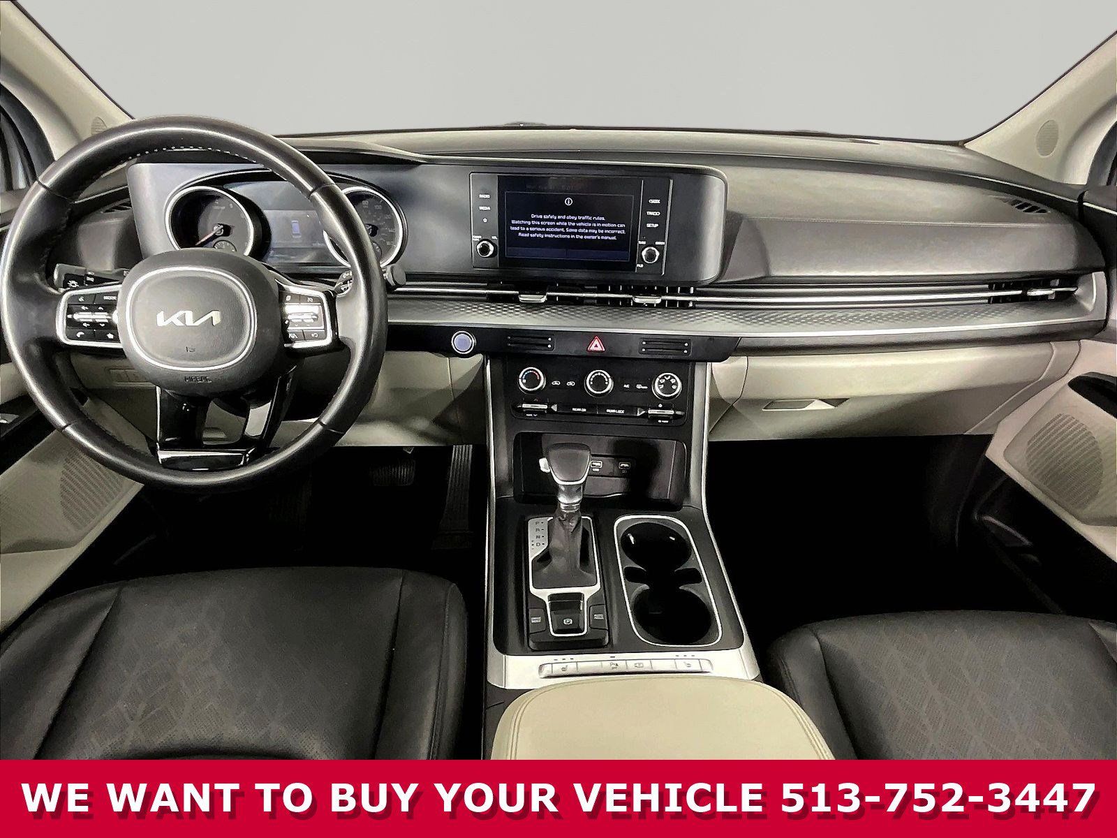 Used 2023 Kia Carnival LX FWD image 7