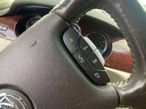 Used 2009 Buick Lucerne CXL image 9