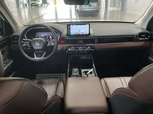 Used 2025 Honda Pilot Elite image 21