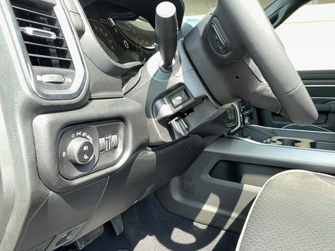 New 2026 RAM 2500 Laramie AWD/4WD image 26