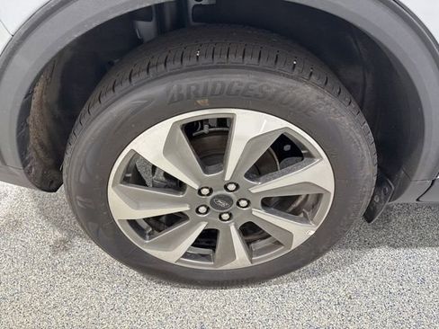 Used 2025 Ford Escape Platinum AWD/4WD image 5