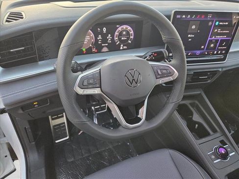 New 2026 Volkswagen Tiguan SE R-Line image 3