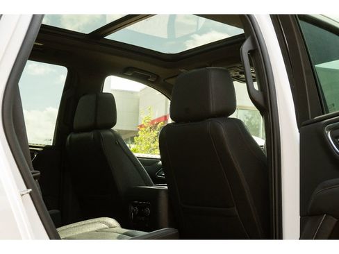 Used 2022 Chevrolet Tahoe LT w/ LT Signature Package image 18