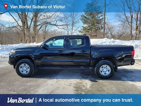 Used 2022 Toyota Tacoma SR image 2