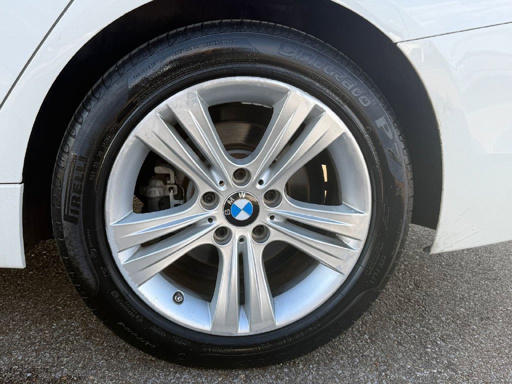 Used 2018 BMW 330i Sedan w/ Convenience Package RWD image 9