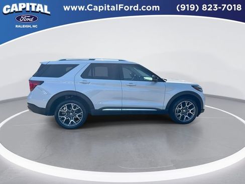 Certified 2025 Ford Explorer Platinum w/ Ultimate Package AWD/4WD image 9