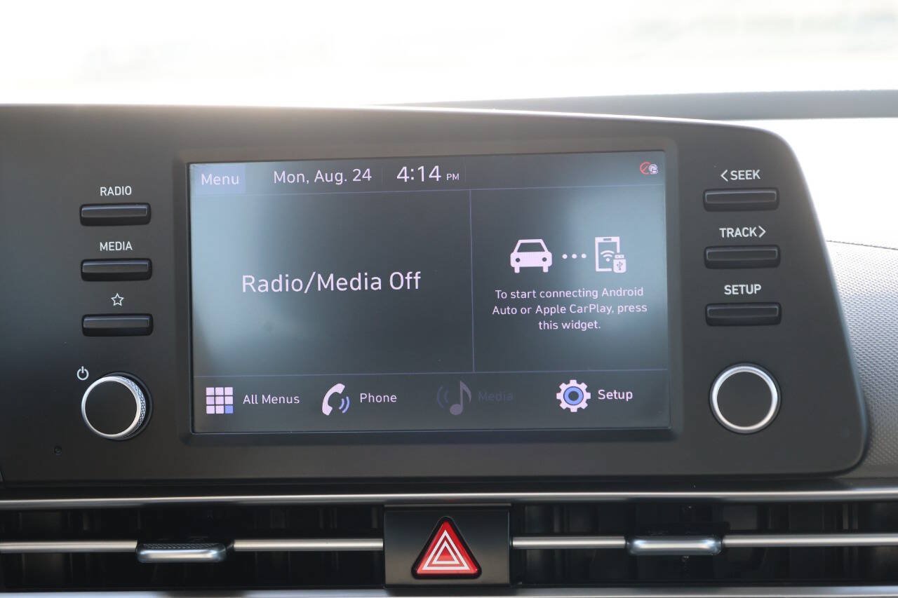 Used 2022 Hyundai Elantra SEL FWD image 19