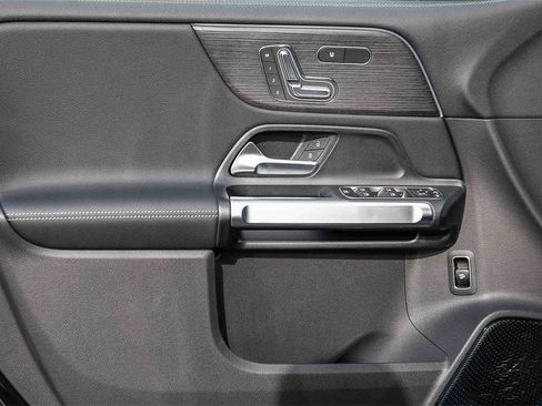 New 2025 Mercedes-Benz EQB 300 4MATIC image 21