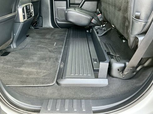 Used 2022 Ford F250 Platinum w/ FX4 Off-Road Package image 27