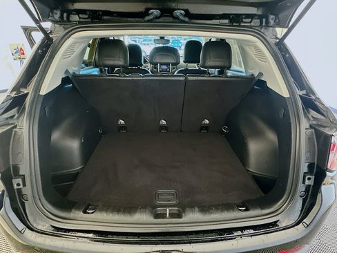 Used 2017 Jeep Compass Latitude AWD/4WD image 29