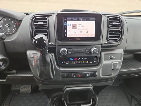 Used 2025 RAM ProMaster 2500 w/ Storage Group image 14