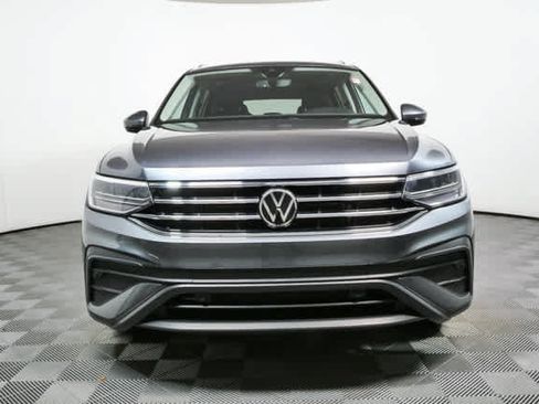Certified 2023 Volkswagen Tiguan SE w/ Panoramic Sunroof Package FWD image 36