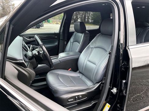 Certified 2022 Buick Enclave Essence w/ Experience Buick Package image 23