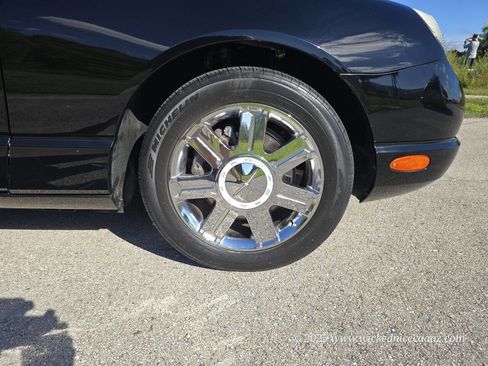 Used 2005 Ford Thunderbird Deluxe 2dr Convertible image 30