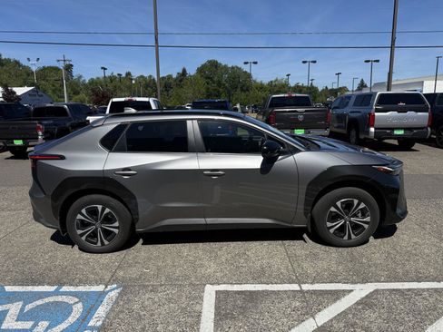 Used 2024 Toyota bZ4X AWD w/ Weather Package image 7