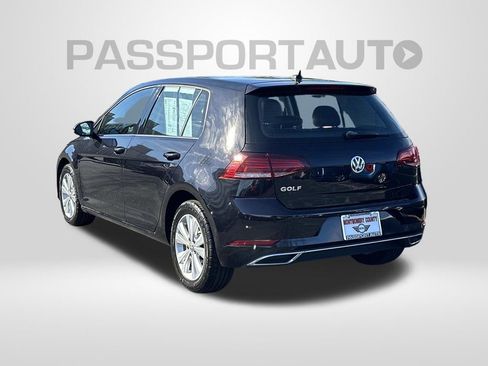 Used 2021 Volkswagen Golf 4-Door image 2