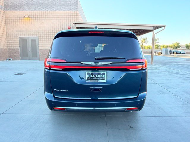 Used 2025 Chrysler Pacifica Select FWD image 6