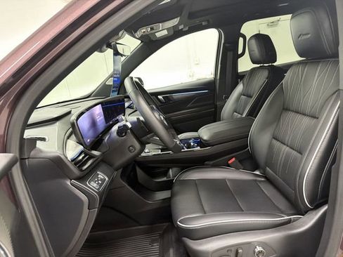 Certified 2026 Buick Enclave Avenir w/ Super Cruise Package AWD/4WD image 23