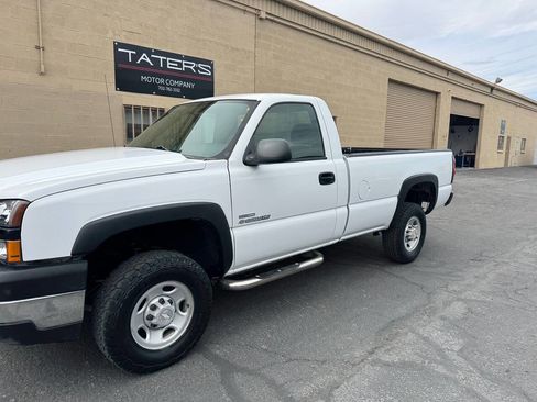 Used 2007 Chevrolet Silverado 2500 W/T w/ Heavy-Duty Power Package image 5