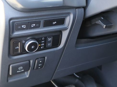 Used 2022 Ford F150 Lariat image 12