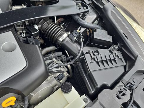 Used 2010 Nissan 370Z Touring w/ Sport Pkg RWD image 43