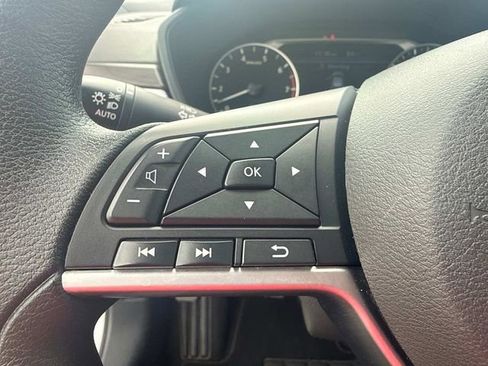 Used 2024 Nissan Altima 2.5 SV FWD image 30
