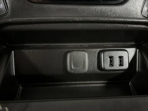 Used 2019 Chevrolet Suburban Premier w/ Premier Plus Edition AWD/4WD image 35