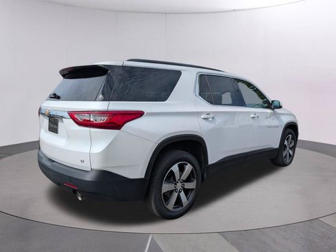 Used 2020 Chevrolet Traverse LT w/ LT Premium Package FWD image 5
