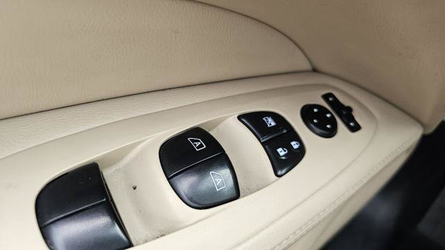 Used 2017 Nissan Pathfinder Platinum w/ Family Entertainment Package AWD/4WD image 25