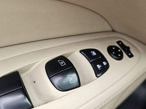 Used 2017 Nissan Pathfinder Platinum w/ Family Entertainment Package AWD/4WD image 25