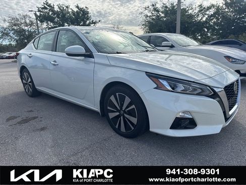 Used 2020 Nissan Altima 2.5 SL FWD image 1