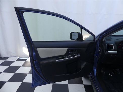 Used 2016 Subaru Crosstrek 2.0i Premium AWD/4WD image 21