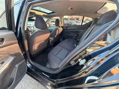 Used 2019 Nissan Altima 2.5 SV FWD image 17