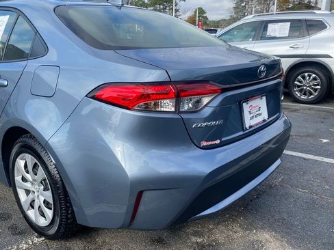 Used 2021 Toyota Corolla LE image 11