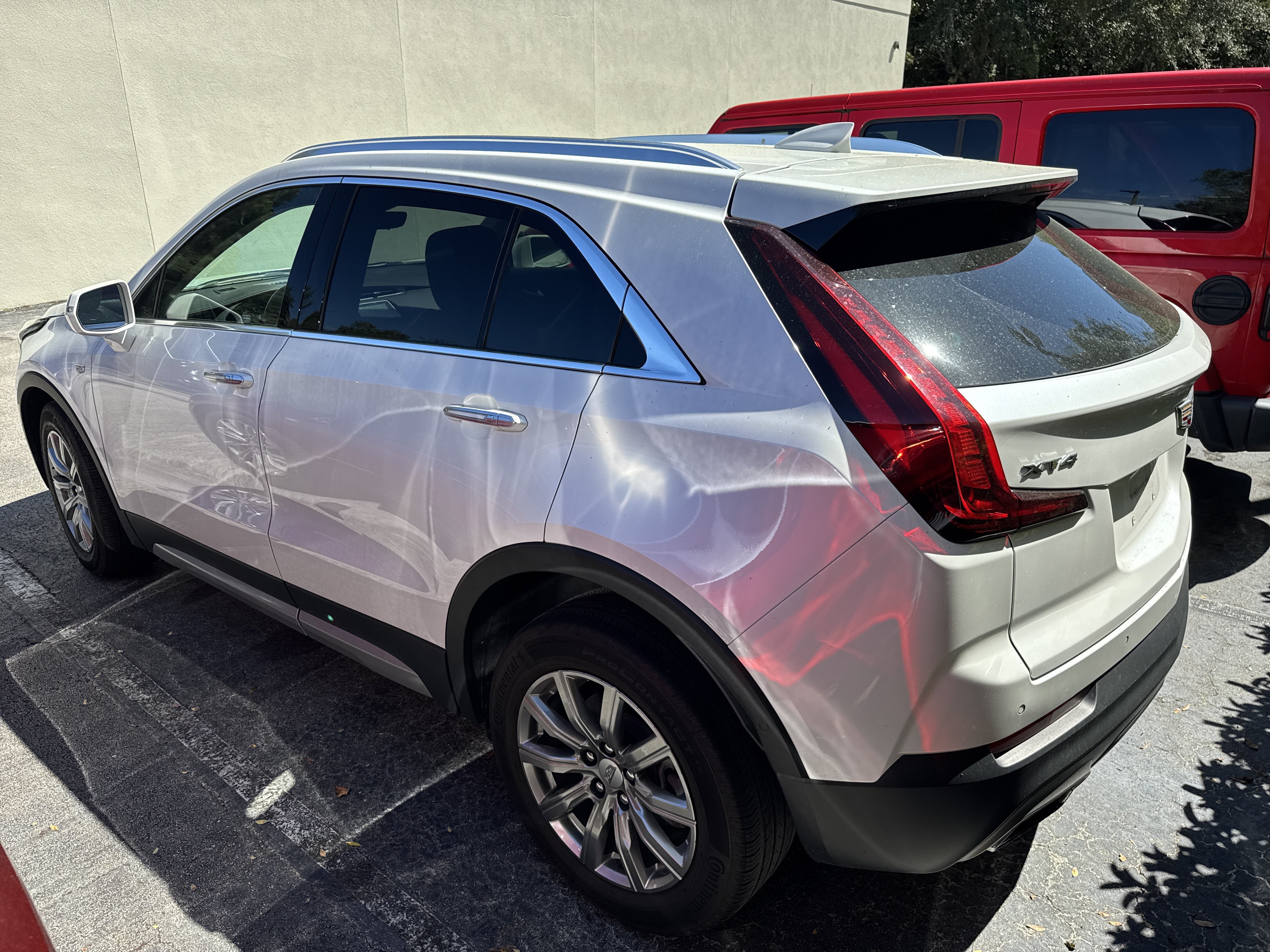 Used 2020 Cadillac XT4 Premium Luxury w/ Enhanced Visibility Package FWD image 2