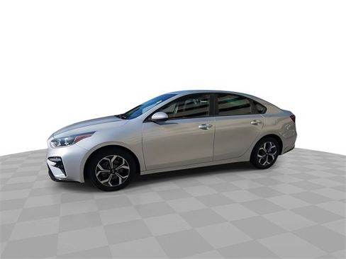 Used 2019 Kia Forte LXS image 4