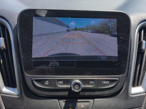 Used 2023 Chevrolet Malibu LT FWD image 17